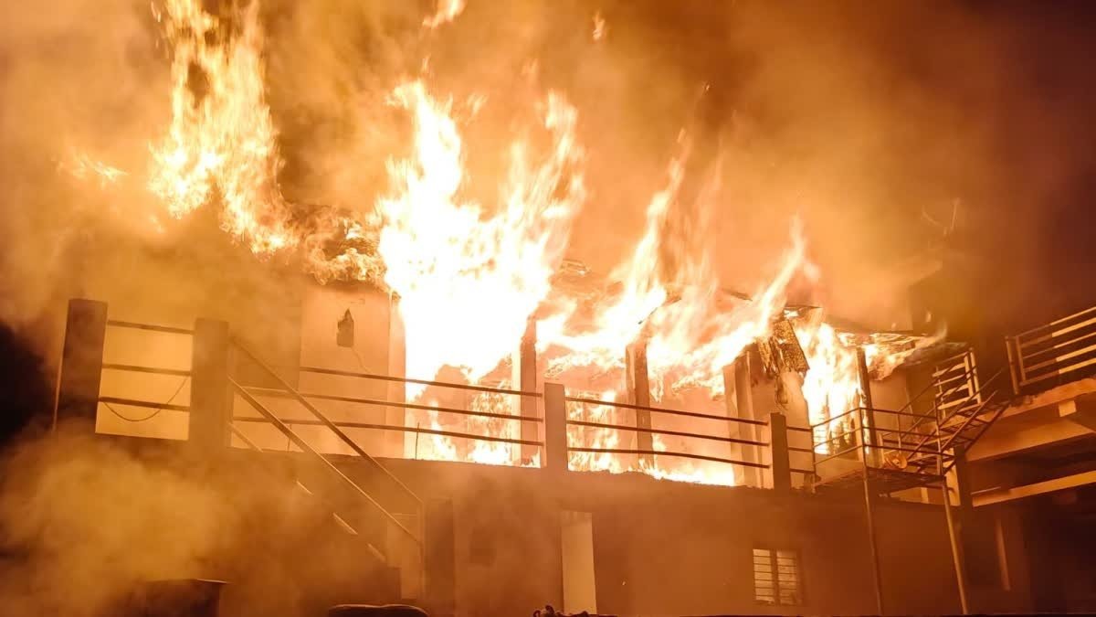 उत्तरकाशी में भीषण अग्निकांड: जुणगा गांव में आवासीय मकान जलकर खाक, दो लोग घायल