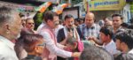 घंटाघर में श्रमिक सम्मान कार्यक्रम, महिला श्रमिकों को सूट और पुरुषों को गमछा भेंट