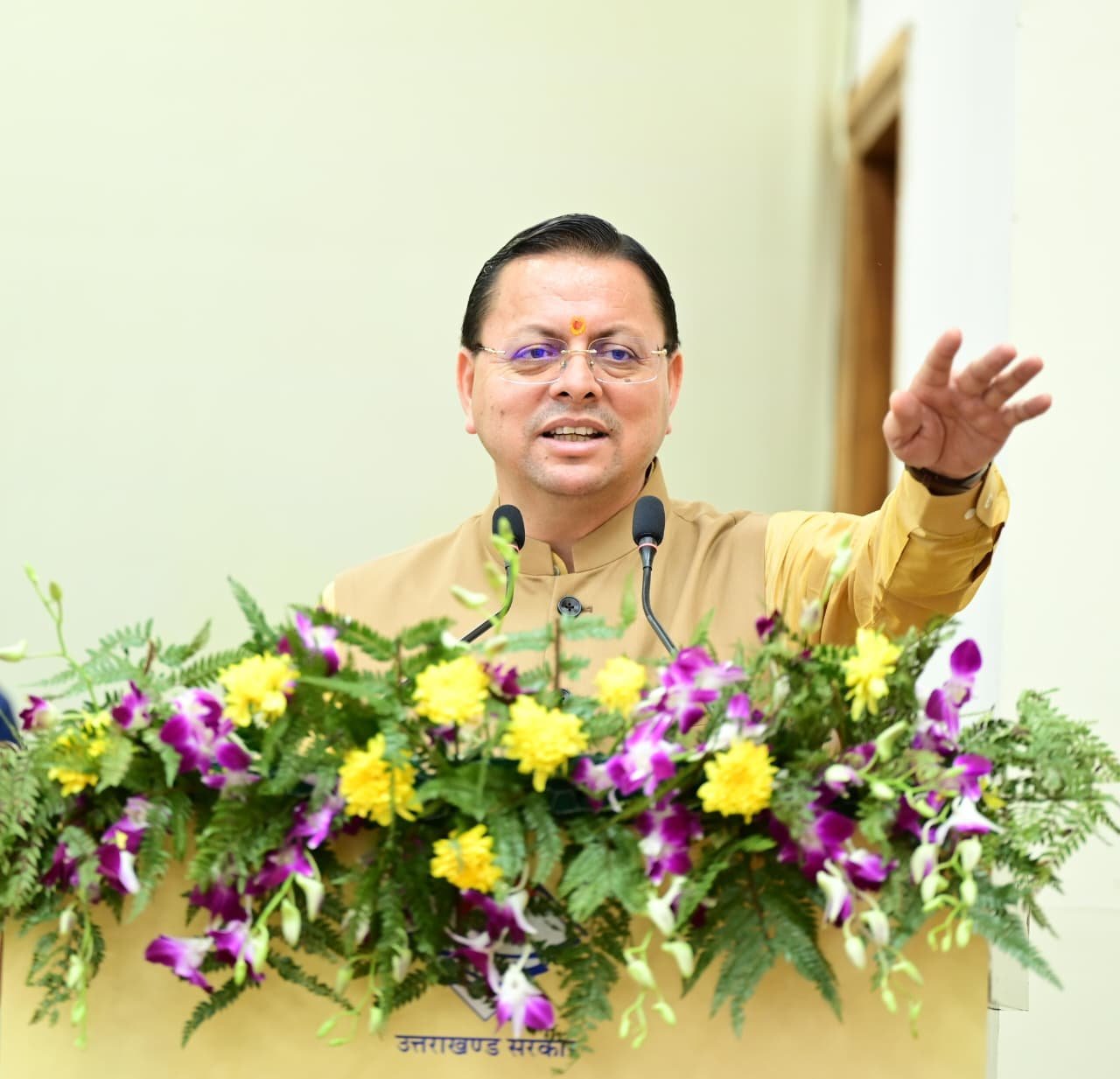 मुख्यमंत्री पुष्कर सिंह धामी ने बांटे नियुक्ति पत्र, युवाओं को दिया सेवा का संदेश मुख्यमंत्री पुष्कर सिंह धामी ने बांटे नियुक्ति पत्र, युवाओं को दिया सेवा का संदेश