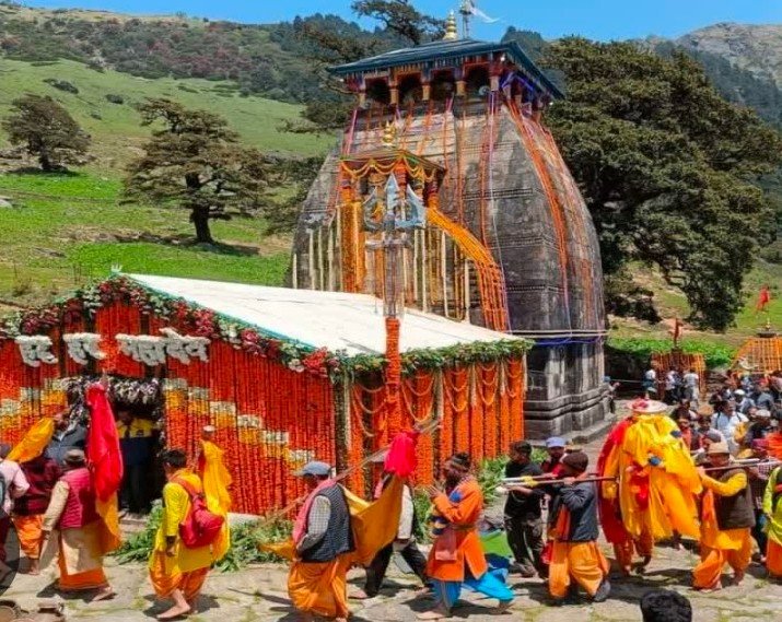 द्वितीय केदार श्री मदमहेश्वर मंदिर के कपाट वैदिक विधि-विधान के साथ खुले