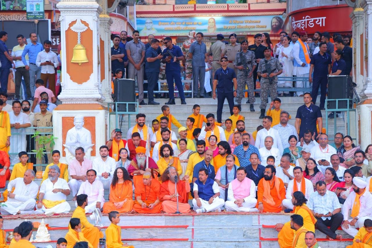 भाजपा राष्ट्रीय अध्यक्ष  परमार्थ निकेतन ऋषिकेश गंगा आरती में हुए शामिल