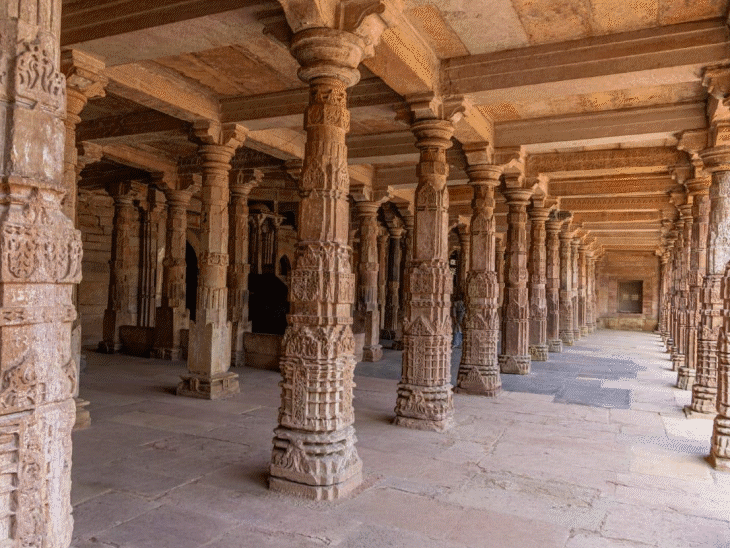 धार भोजशाला विवाद पर बड़ा फैसला: कोर्ट ने कहा- ‘यह मंदिर है, हिंदुओं को पूजा का अधिकार’