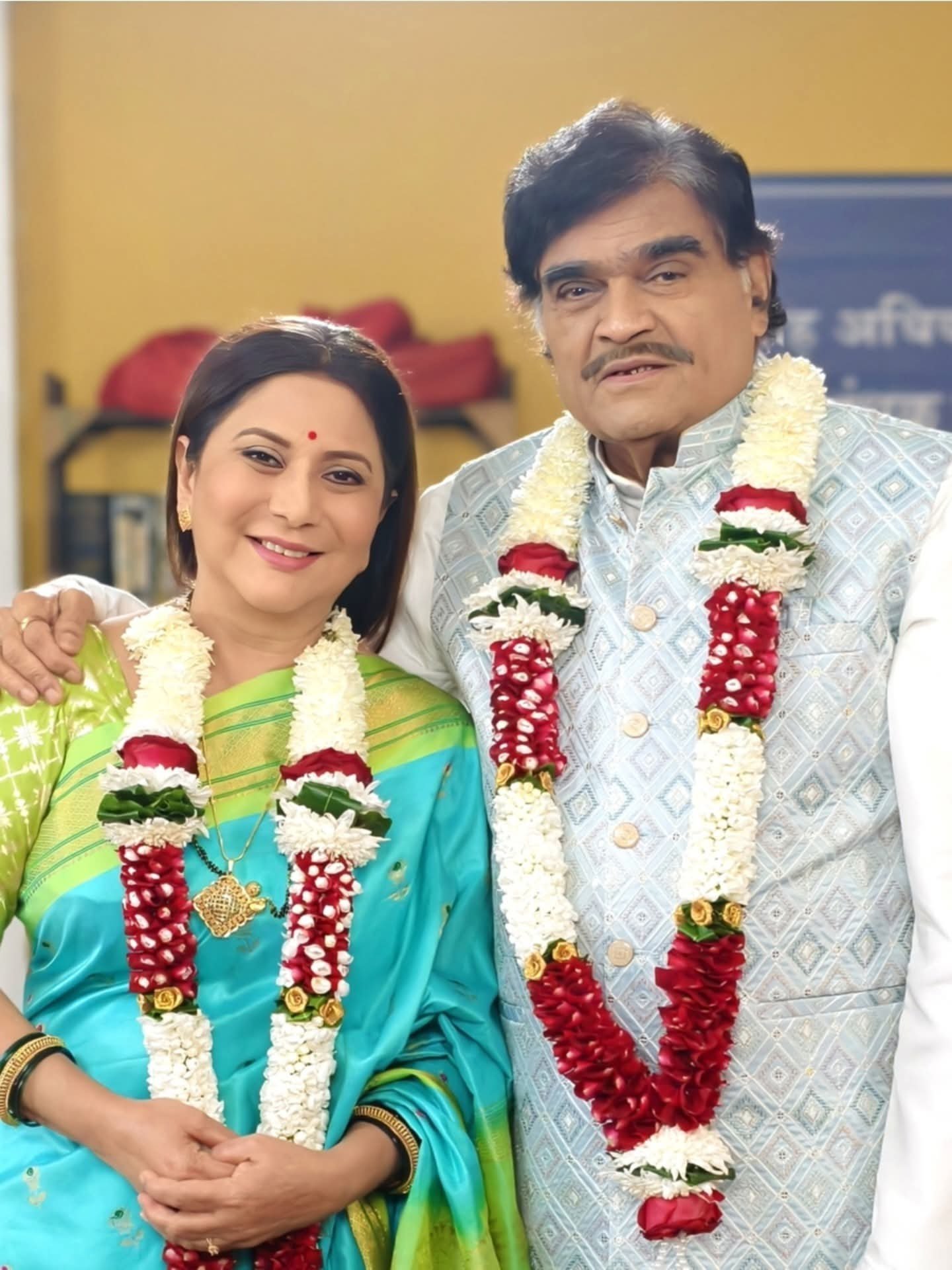 बॉलीवुड और मराठी सिनेमा का ‘पावर कपल’: शादी के 37 साल बाद भी बरकरार है अशोक और निवेदिता सराफ का जादू बॉलीवुड और मराठी सिनेमा का ‘पावर कपल’: शादी के 37 साल बाद भी बरकरार है अशोक और निवेदिता सराफ का जादू