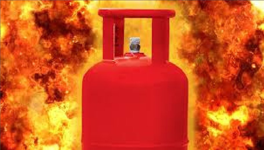 घरेलू LPG सिलेंडर फिर हुआ महंगा, ₹29 बढ़े दाम, तीन महीने में दूसरी बढ़ोतरी घरेलू LPG सिलेंडर फिर हुआ महंगा, ₹29 बढ़े दाम, तीन महीने में दूसरी बढ़ोतरी