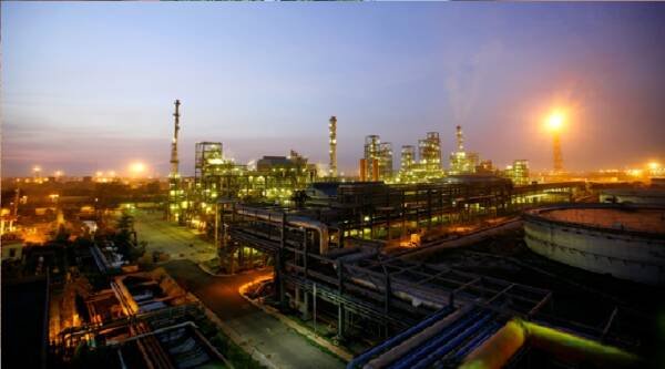 Haldia Refinery Fire: रिफाइनरी में नैफ्था पाइपलाइन में भीषण आग, कई कर्मचारी घायल