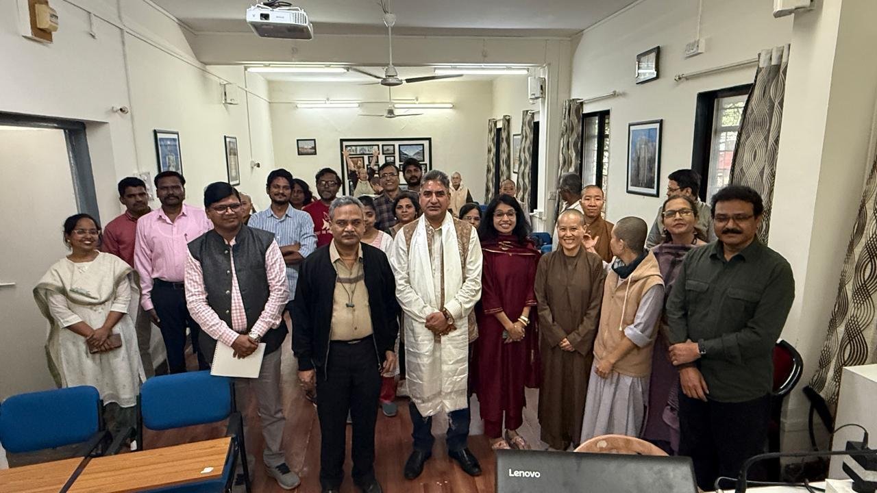 संस्कृत के वैश्विक प्रचार-प्रसार पर उत्तराखंड शासन की पहल, सचिव दीपक कुमार ने पुणे विश्वविद्यालय में किया मंथन संस्कृत के वैश्विक प्रचार-प्रसार पर उत्तराखंड शासन की पहल, सचिव दीपक कुमार ने पुणे विश्वविद्यालय में किया मंथन