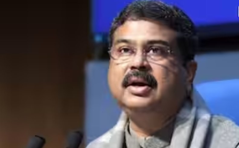 बड़ी खबर : शिक्षा मंत्री धर्मेंद्र प्रधान ने दिया इस्तीफा,  GEN-Z के आगे झुकी सरकार