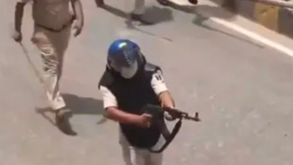 बिहार बंद हिंसा: सिवान में AK-47 से फायरिंग करने वाला सिपाही निलंबित, विभागीय जांच के आदेश