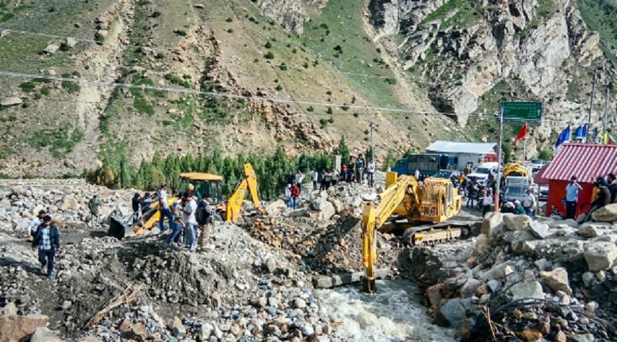 मानसून बना आफत, हादसों में दो महिलाओं समेत चार की मौत, 49 सड़कें बंद