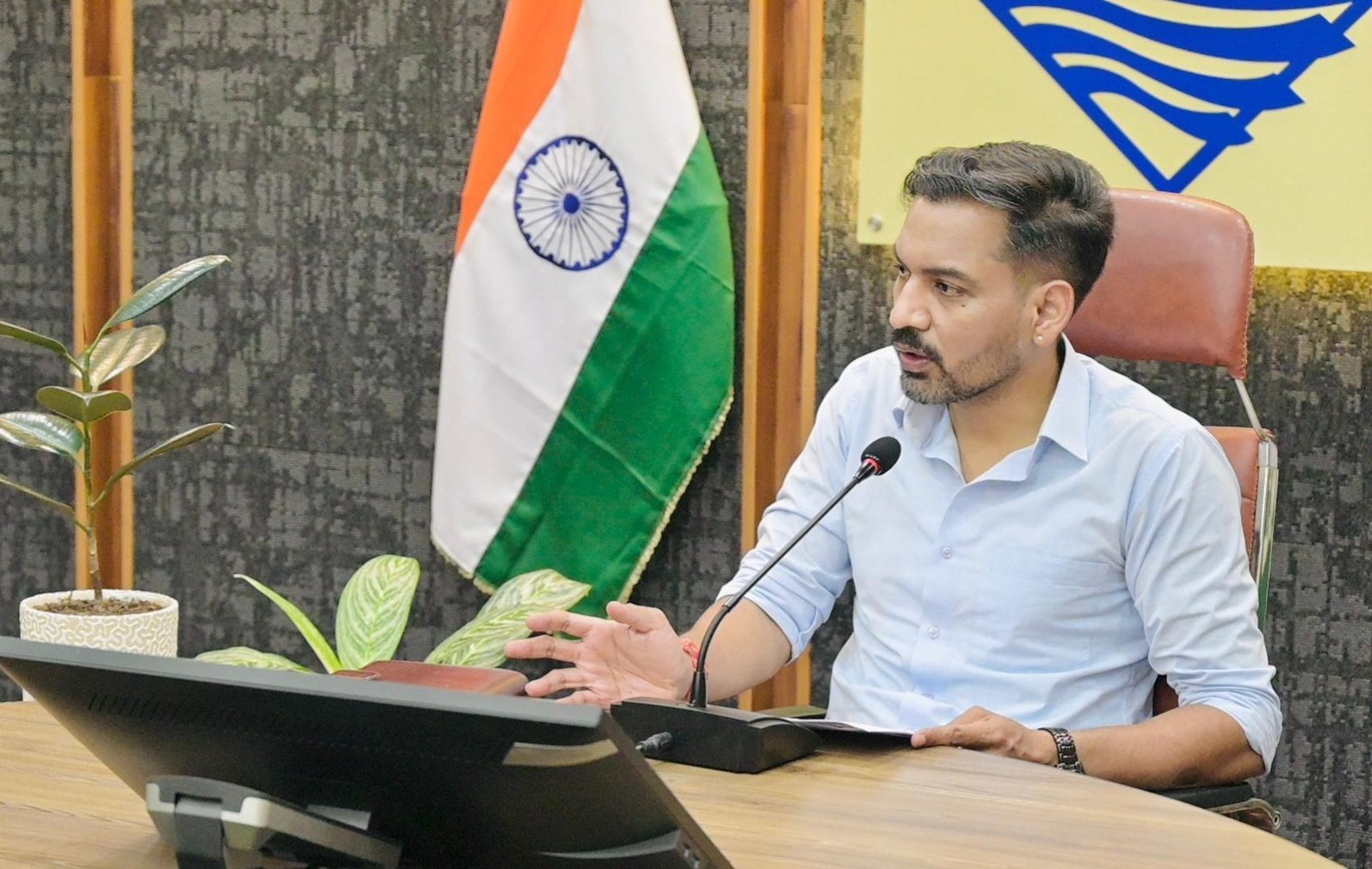 20 जुलाई के रेड अलर्ट से पहले देहरादून हाई अलर्ट पर, प्रशासन ने बढ़ाई चौकसी, संवेदनशील क्षेत्रों में मशीनरी की अग्रिम तैनाती 20 जुलाई के रेड अलर्ट से पहले देहरादून हाई अलर्ट पर, प्रशासन ने बढ़ाई चौकसी, संवेदनशील क्षेत्रों में मशीनरी की अग्रिम तैनाती