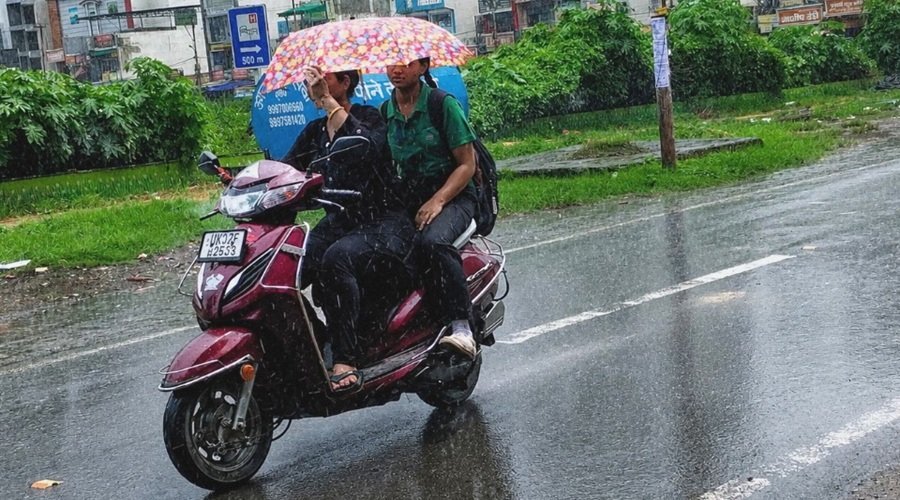 मौसम अपडेट : 29 जुलाई तक उत्तराखंड में सक्रिय रहेगा मानसून, भारी से बहुत भारी बारिश का अलर्ट मौसम अपडेट : 29 जुलाई तक उत्तराखंड में सक्रिय रहेगा मानसून, भारी से बहुत भारी बारिश का अलर्ट