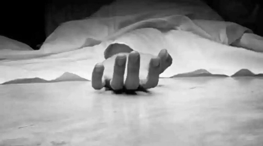 लोकसभा के संयुक्त निदेशक ने की आत्महत्या, 70 लाख के कर्ज से थे परेशान लोकसभा के संयुक्त निदेशक ने की आत्महत्या, 70 लाख के कर्ज से थे परेशान