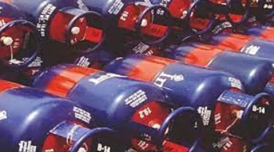 LPG उपभोक्ताओं को राहत, e-KYC की समयसीमा 23 अगस्त तक बढ़ी; सर्वर की दिक्कत से बढ़ी परेशानी LPG उपभोक्ताओं को राहत, e-KYC की समयसीमा 23 अगस्त तक बढ़ी; सर्वर की दिक्कत से बढ़ी परेशानी