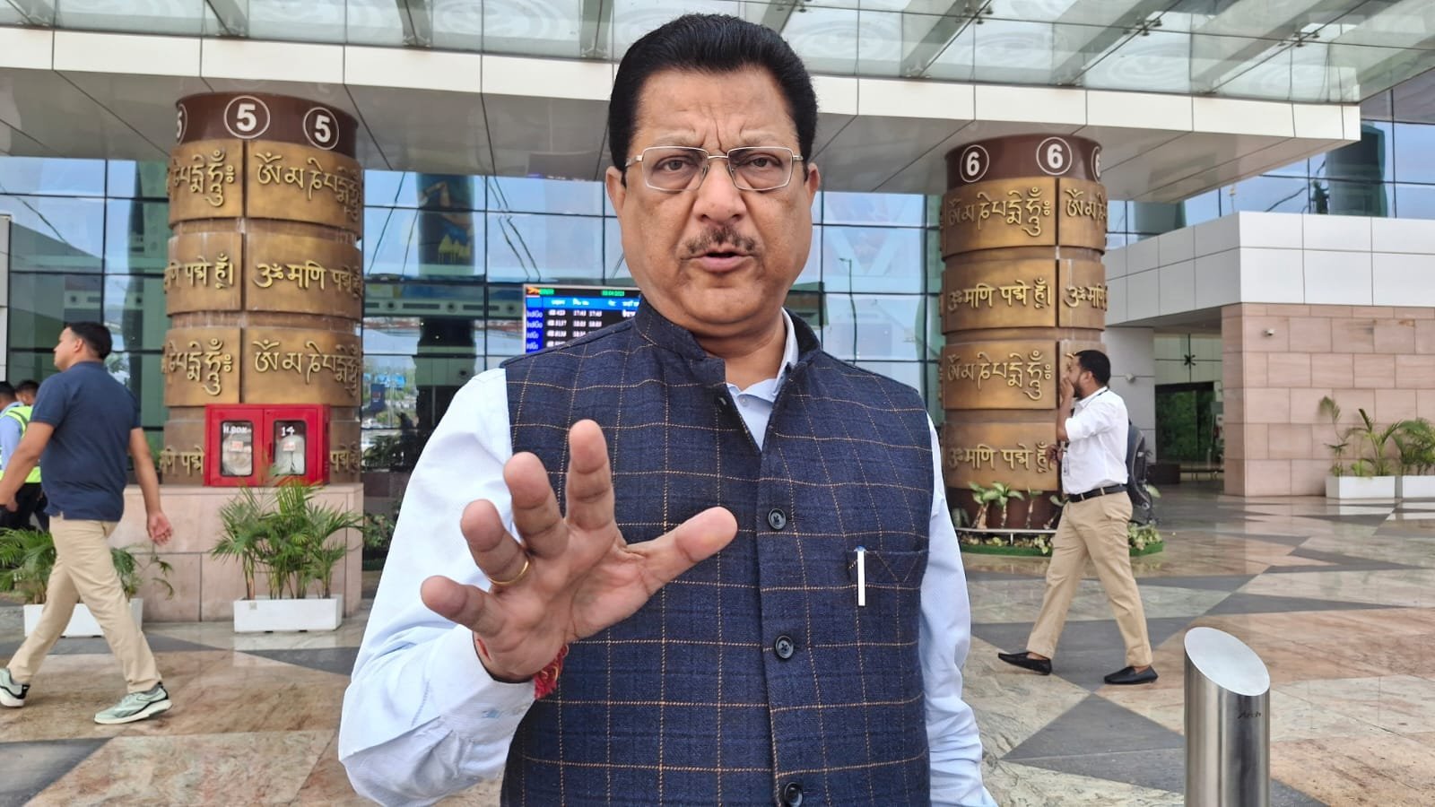 खड़गे के दौरे की सफलता से भाजपा बौखलाई : धस्माना खड़गे के दौरे की सफलता से भाजपा बौखलाई : धस्माना