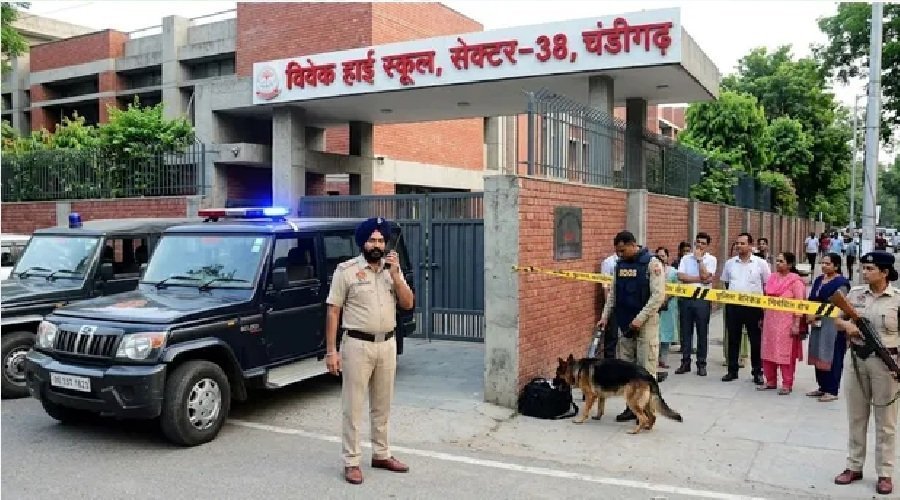 BIG NEWS : चार स्कूलों को बम से उड़ाने की धमकी से हड़कंप