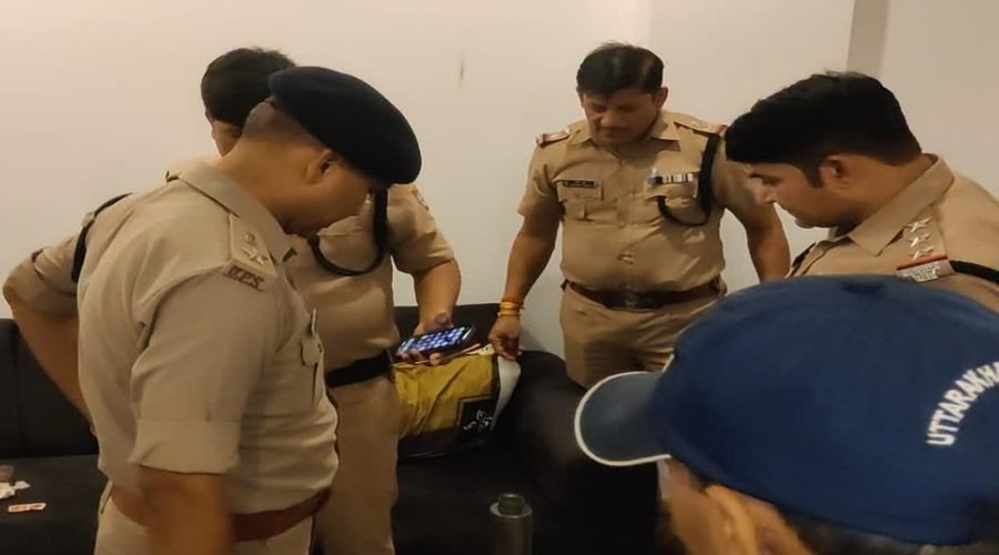 Dehradun News : हॉस्टल और पीजी की देर रात चेकिंग, चार संचालकों को नोटिस