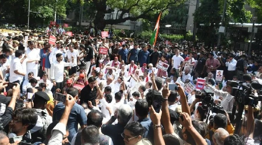 वोटर लिस्ट विवाद पर विपक्ष का हल्लाबोल, CEC के इस्तीफे की मांग वोटर लिस्ट विवाद पर विपक्ष का हल्लाबोल, CEC के इस्तीफे की मांग