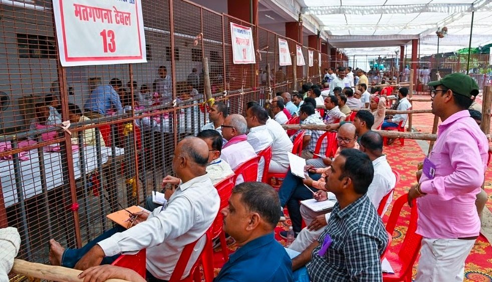 MLC Election Results 2026: चार राज्यों में मतगणना जारी, यूपी में सपा-भाजपा के बीच कड़ा मुकाबला; कर्नाटक में भाजपा गठबंधन का दबदबा MLC Election Results 2026: चार राज्यों में मतगणना जारी, यूपी में सपा-भाजपा के बीच कड़ा मुकाबला; कर्नाटक में भाजपा गठबंधन का दबदबा