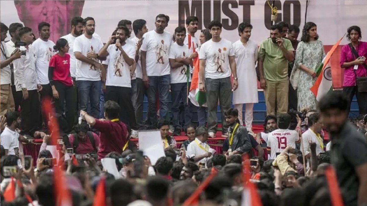 मुख्य चुनाव आयुक्त के इस्तीफे की मांग लेकर प्रदर्शन जारी, दिपके का बड़ा बयान